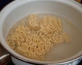 Foto langkah ke 1 dari resep 12. Lumpia Indomie.