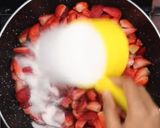A picture of step 1 of STRAWBERRY 🍓🍓 Homemade STRAWBERRY JAM.