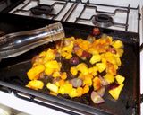 Foto del paso 13 de la receta: Ananá con ensalada de frutas tibia y helado