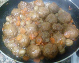 Foto del paso 8 de la receta: Albóndigas de ternera en salsa de setas y zanahoria