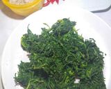 Foto langkah ke 2 dari resep Tumis Daun Kenikir Teri.