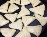 صورة لخطوة 3 من وصفة طريقة مثلاثات سبانخ ومثلاثات الريانه بتشهي 👌🏻😋