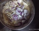 A picture of step 1 of Pakoda.
