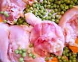 Foto del paso 2 de la receta: Este es un arvejado de pollo receta de mi abuelita