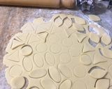 Foto del paso 4 de la receta: Galletitas de maicena y leche condensada sabor naranja