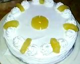 A picture of step 5 of Fresh pineapple cream cake.