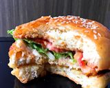 Foto langkah ke 2 dari resep Burger Praktis.
