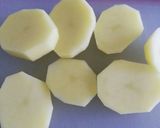 Foto del paso 3 de la receta: Merluza con patatas y jamón