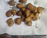 A picture of step 3 of Urad dal vadai.