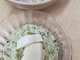 Arroz con manteca (mantequilla) ajo, perejil y corazón de sorpresa 😋 🍚 🧈🧄🌱🧀