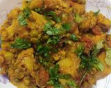 A picture of step 1 of Aloo gobhi.