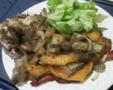 Foto del paso 4 de la receta: Pollo al horno con papas y calabacín!!😃