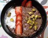 Foto del paso 3 de la receta: Avena de chocolate con plátano y fresas dentro