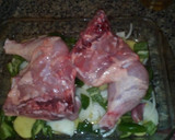 Foto del paso 2 de la receta: Pollo al horno con patatas a lo pobre
