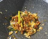 Foto langkah ke 1 dari resep Nasi Goreng Tomyum Ala Fe.