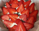 Foto del paso 2 de la receta: Bizcocho de Yogurt de fresas con pepitas de cacao