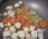 Foto langkah ke 2 dari resep Sup Sayur Bakso.
