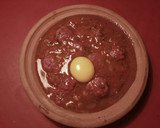 Foto del paso 12 de la receta: Albóndigas con tomates especiadas y huevo