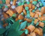 વેજ ઉપમા (Veg Upma Recipe in Gujarati) રેસીપી સ્ટેપ3ફોટો
