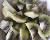 Kiwi smoothie recipe step 1 photo
