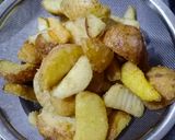 Foto langkah ke 5 dari resep Potato Wedges With Cajun Sauce.