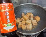รูปขั้นตอนการทำที่ 7 ของ หมูสามชั้นตุ๋นชาลิปตัน