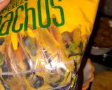 Foto del paso 3 de la receta: Nachos con chicharrón bañados con queso amarillo (De la Ramos)