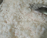 மரவள்ளிக் கிழங்கு கேக்/ ஸ்வீட் (Tapioca steamed cake) ரெசிபி ஸ்டேப் 2 புகைப்படம்