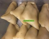 A picture of step 1 of Aloo k samoosay.