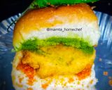 A picture of step 8 of Vadapav.