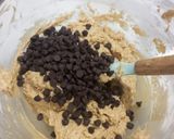 Foto langkah ke 3 dari resep Mini Choco Chips Cookies.