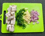 Foto langkah ke 2 dari resep Sup Tahu Putih Jamur Shimeji.