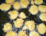A picture of step 3 of Dahi Phulki.
