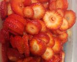 Foto del paso 2 de la receta: Postre con frutillas