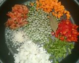 Foto del paso 4 de la receta Albóndigas de pollo y jamón serrano a la jardinera