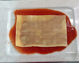 Foto del paso 4 de la receta: Lasaña de pisto con bonito, huevo y tomate