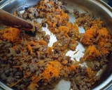 Foto del paso 2 de la receta: Sorrentinos de kale rellenos con carne (posta rosada)