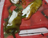 Foto del paso 3 de la receta: Chiles rellenos de agua con quesillo