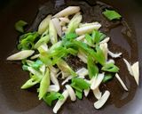 Foto langkah ke 2 dari resep SOP CAMPUR Tahu Sosis.