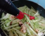 Foto langkah ke 5 dari resep Tumis labu siam.