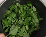 Foto langkah ke 1 dari resep Sayur Bayam Sosis.