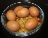Foto del paso 1 de la receta Ensaladilla de salmón y surimi, con melón y sandía