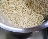 A picture of step 1 of Chicken and veg hakka noodles-Indochinese.