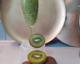 A picture of step 2 of Kiwi juice.
