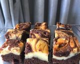 Foto langkah ke 9 dari resep Cream Cheese Brownies.