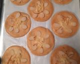 Foto langkah ke 2 dari resep Almond Crispy Cookies.