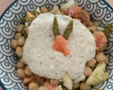 Foto del paso 5 de la receta: Ensalada de garbanzos, salmón y espárragos con salsa de yogur y cacahuetes