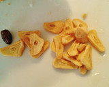 Foto del paso 3 de la receta: Langostinos al ajillo con pan frito