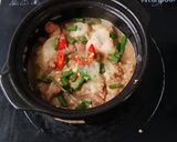 Hình bước làm 3 của món Thịt ba chỉ kho tiêu