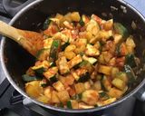Une image de l'étape 12 de Soupe de pommes de terre et courgettes à la tomate.
